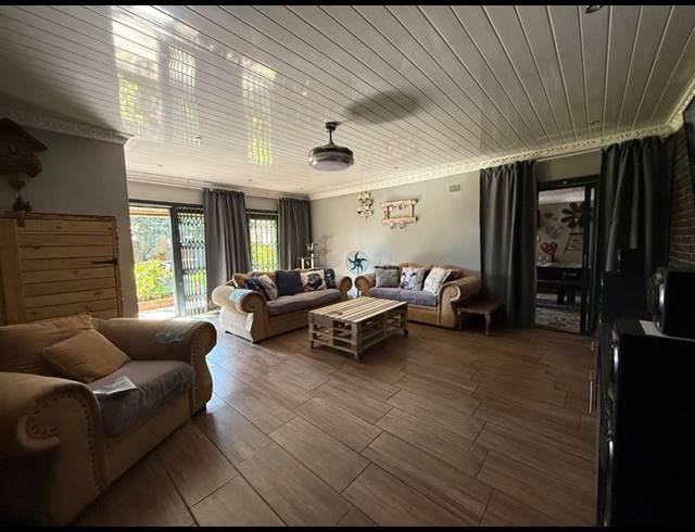 6 BEDROOM HOUSE FOR SALE IN VANDERBIJLPARK CW 6
